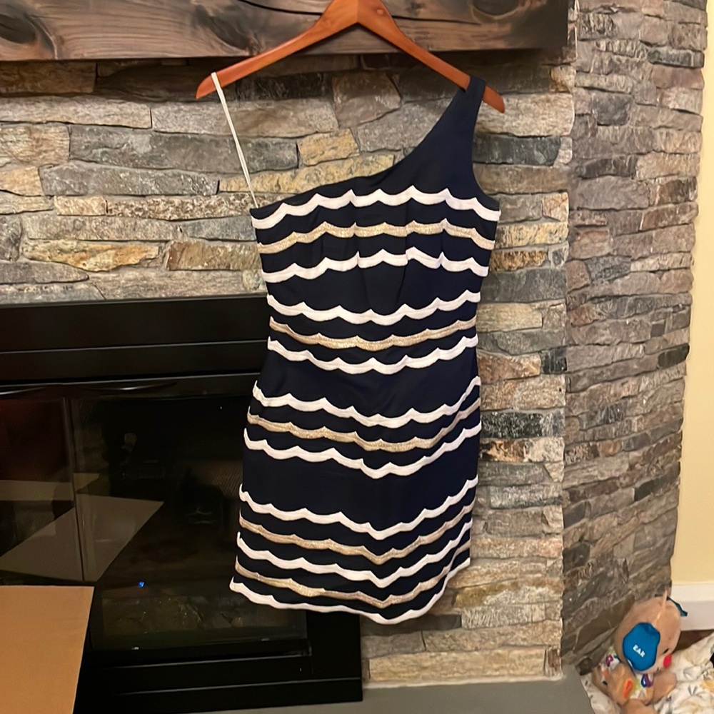 Lily Pulitzer size 2 one shoulder dress